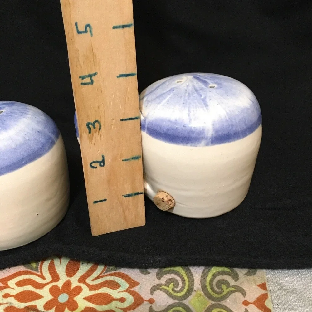Bear Blue and White Pottery Highland WI Stove Top Stoneware Salt & Paper Shakers
